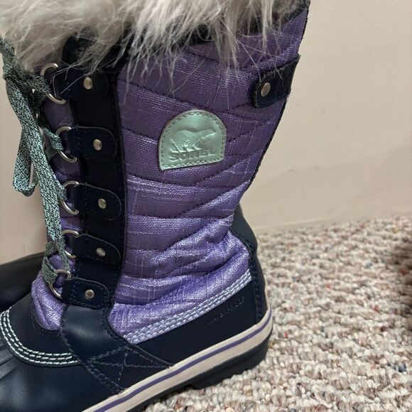 Sorel Tofino II Faux Fur Lined Waterproof Boot Purple- Girl’s/Women’s Size 5 - Picture 2 of 11
